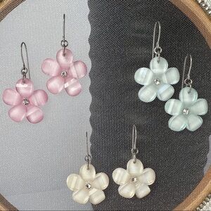 ACRYLIC Faceted Flower Earrings